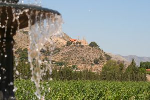 Vistas desde el comedor al Castillo de la Mola y Santuario de la Magdalena