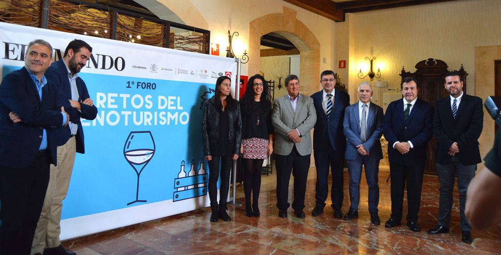 Atraer al enoturista local y promocionar los vinos de la zona, entre los retos del enoturismo