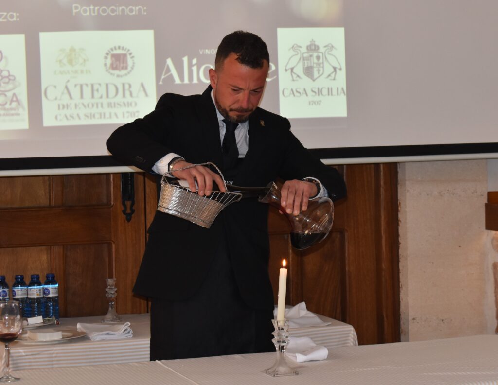 Fernando Moret Mayo, sumiller del restaurante Ambivium, se impone en el Concurso de Sumillers de la provincia de Alicante