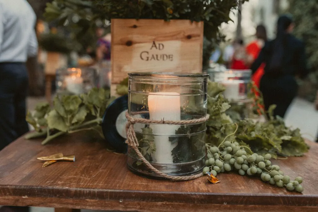 Decoración con velas para celebraciones en Casa Sicilia