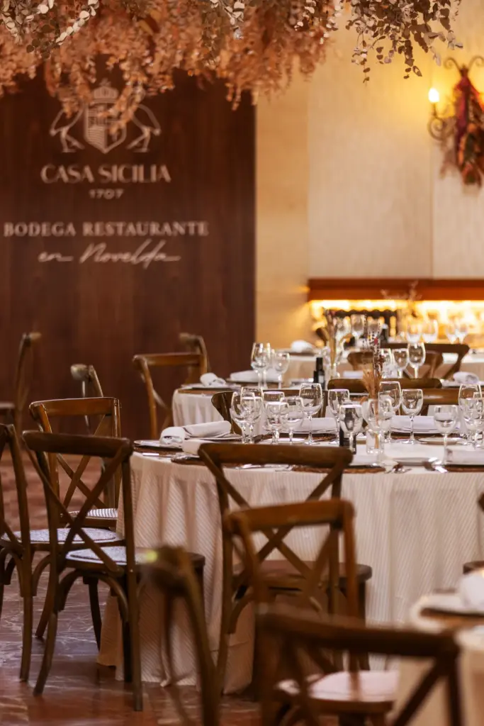 Cartel de Casa Sicilia 1707, bodega restaurante en Novelda